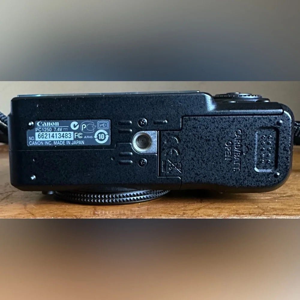 Canon PowerShot G9 12.1MP 6x Optical Zoom 3